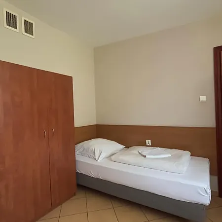 אכסניה City Hostel *