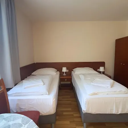 City Hostel אכסניה שצ'צ'ין