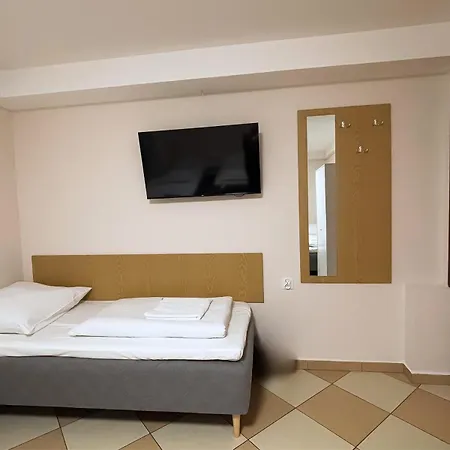 City Hostel אכסניה שצ'צ'ין