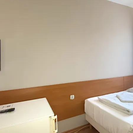 City Hostel אכסניה שצ'צ'ין