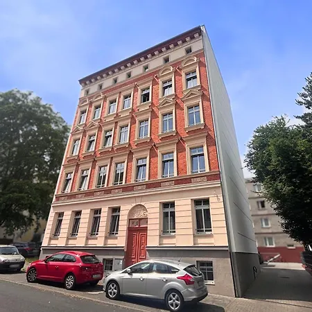 City Hostel *
