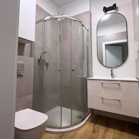 City Hostel *