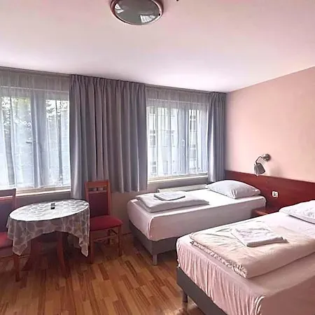 City Hostel *
